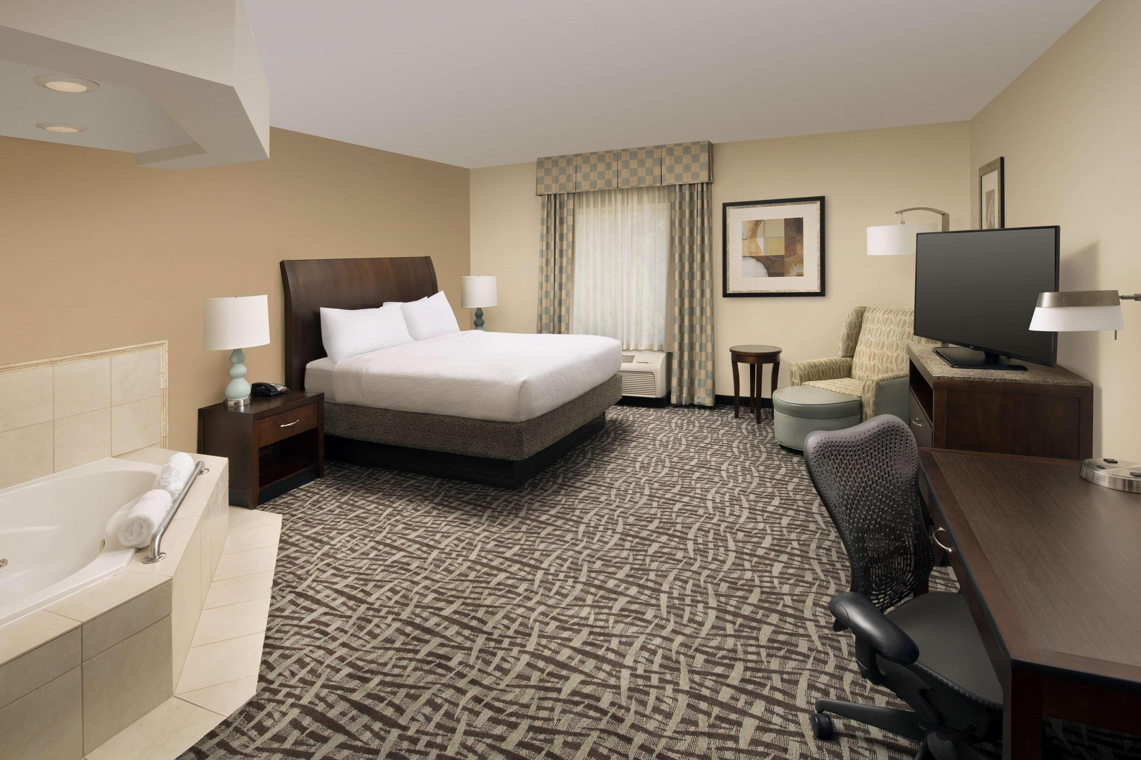 Hilton Garden Inn Huntsville South/Redstone Arsenal Екстериор снимка