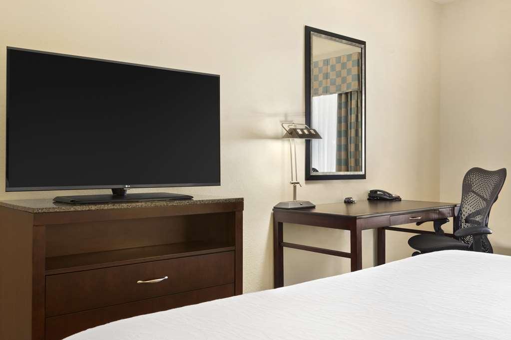 Hilton Garden Inn Huntsville South/Redstone Arsenal Стая снимка